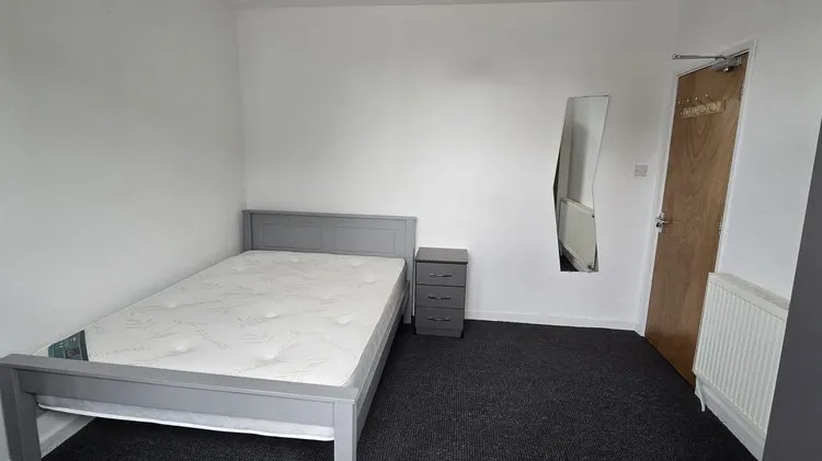 112 Lenton Boulevard // 7 Bed Student House NG7 2BZ - Thumbnail 8